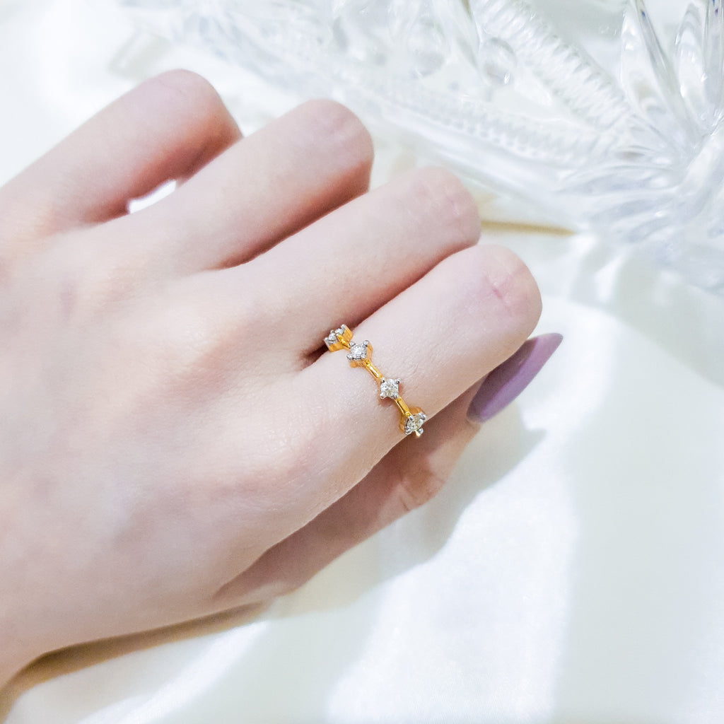 Kyra Alternating Diamond Band
