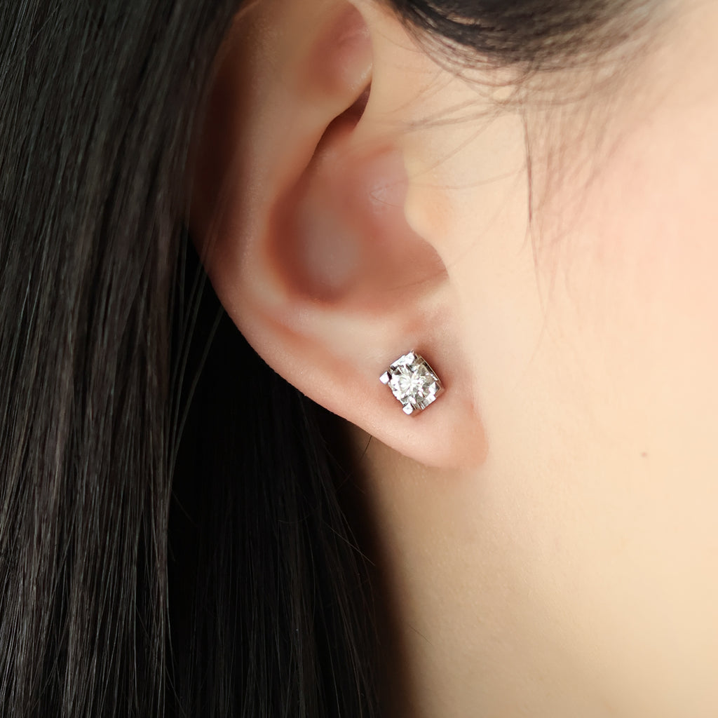 Square-Prong Round Stud Earrings