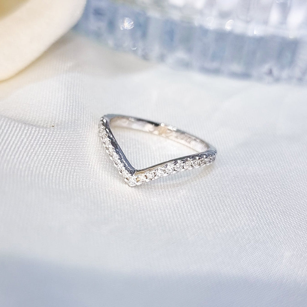 Erin Chevron Pavé Band